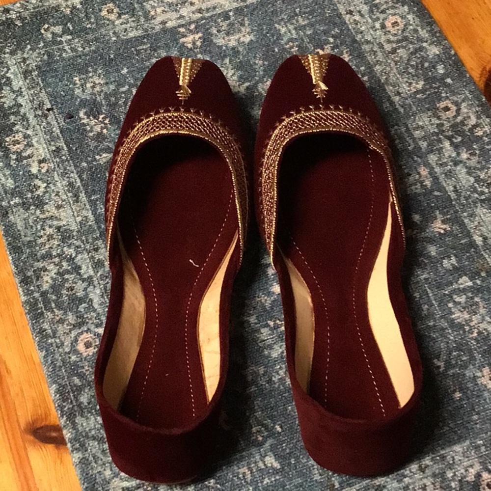 Velvet burgundy flats size 8